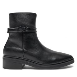Botki Calvin Klein. Czarne botki Calvin Klein, bez wzorów, bez obcasa, na płaskiej podeszwie, bez zapięcia. Za 399.99 zł.