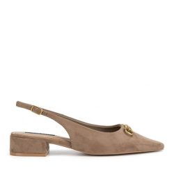 Sandały Nine West. Brązowe sandały Nine West, bez wzorów, bez obcasa, na płaskiej podeszwie, bez zapięcia. Za 199.99 zł.