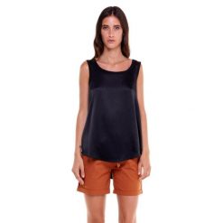 Satynowy top damski w kolorze czarno-białym. Czarne topy LEONE 1947 APPAREL, bez wzorów, z satyny, sportowe, bez kołnierzyka, bez ramiączek. Za 84.16 zł.