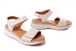 Oh! My Sandals 5942 DOYA HIELO doya hielo, sandały damskie. Brązowe sandały Oh My Sandals, bez wzorów, ze skóry, bez obcasa, na koturnie, bez zapięcia. Za 294.90 zł.