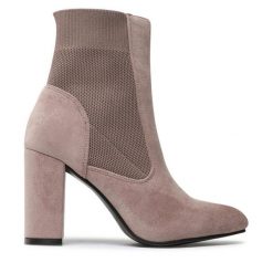 Botki DeeZee. Brązowe botki DeeZee, bez wzorów, bez obcasa, na słupku, bez zapięcia. Za 129.99 zł.
