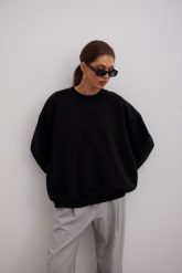 Bluza typu oversize z HAFTEM w kolorze TOTALLY BLACK - GEMINI-UNI. Czarne bluzy Marsala, na lato, uniwersalny, bez wzorów, z bawełny, klasyczne, bez ramiączek, bez kaptura. Za 349.90 zł.