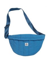 MOSS COPENHAGEN Saszetka w kolorze niebieskim - 37 x 17 cm rozmiar: onesize. Niebieskie nerki i saszetki Moss Copenhagen, bez wzorów, z materiału, sportowe, bez dodatków. Za 127.95 zł.