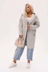 Dzianinowy płaszcz z kapturem Noor zapinany na guziki z kokosa PLUS SIZE XXL OVERSIZE. Szare płaszcze Moda Size Plus Iwanek, na jesień, plus size, bez wzorów, z dzianiny, eleganckie, z kapturem. Za 329.90 zł.