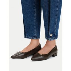 Baleriny MEXX. Brązowe baleriny Mexx, bez wzorów, bez obcasa, bez zapięcia. Za 269.99 zł.