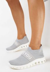 Szare Buty Sportowe ze Skarpetkową Cholewką i Napisem Thirllas. Szare buty sportowe lifestyle Born2be, bez wzorów, bez zapięcia. Za 99.99 zł.