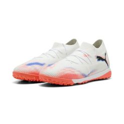 Damskie buty piłkarskie FUTURE 8 MATCH TT PUMA. Białe buty do biegania Puma, bez wzorów, bez zapięcia, do biegania. W wyprzedaży za 289.00 zł.