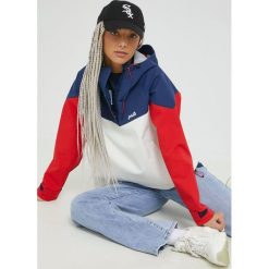 Fila kurtka damska kolor granatowy. Niebieskie kurtki Fila, l, bez wzorów, bez kaptura. W wyprzedaży za 439.99 zł.