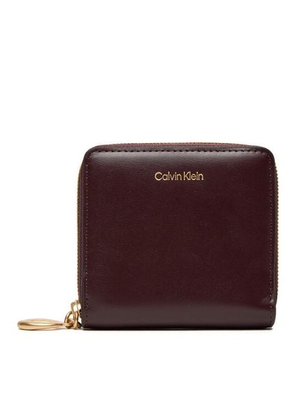 Calvin Klein Portfel Hardware Square Zip Around LV04F1044G Bordowy. Czerwone portfele Calvin Klein, bez wzorów, ze skóry. Za 179.99 zł.