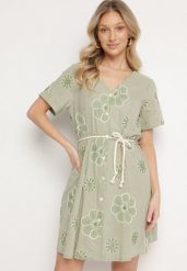 Jasnozielona Sukienka w Stylu Boho w Haftowane Kwiaty ze Sznurkiem Evionis. Zielone sukienki Born2be, na co dzień, l, bez wzorów, boho, bez kołnierzyka, bez ramiączek, midi. Za 179.99 zł.