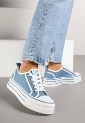 Jasnoniebieskie Trampki na Platformie Ozdobione Cyrkoniami Arenoria. Niebieskie trampki Renee, bez wzorów, z jeansu, eleganckie, bez zapięcia. W wyprzedaży za 67.99 zł.