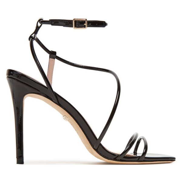 Sandały Marciano Guess. Czarne sandały Marciano Guess, z aplikacjami, bez obcasa, na szpilce, bez zapięcia. Za 528.99 zł.