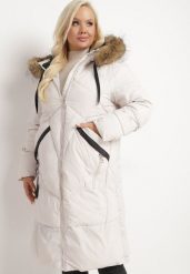 Jasnobeżowa Kurtka Pikowana z Odpinanym Futerkiem Zivilda. Brązowe kurtki Born2be, na zimę, xl, bez wzorów, z materiału, bez kaptura. W wyprzedaży za 286.99 zł.