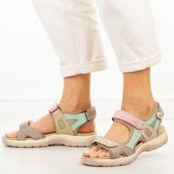 Azul skórzane sandały damskie Unisoft 18-57. Czerwone sandały Unisoft, bez wzorów, z materiału, casualowe, bez obcasa, na płaskiej podeszwie, bez zapięcia. Za 219.00 zł.