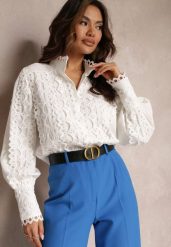 Biała Ażurowa Koszula z Elegancką Stójką Manuella. Białe koszule Renee, m, z aplikacjami, eleganckie, bez kołnierzyka, bez ramiączek. W wyprzedaży za 139.99 zł.