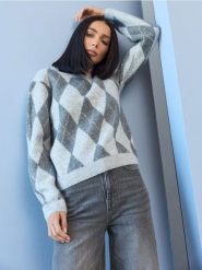 Sweter z wzorem w romby - wielobarwny. Swetry Sinsay, l, bez wzorów, bez ramiączek. Za 59.99 zł.