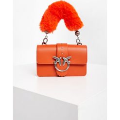 Torebka Love Mini Icon Shoulders Strap PINKO. Brązowe torebki klasyczne Pinko, bez wzorów, duże, bez dodatków. Za 1,539.00 zł.