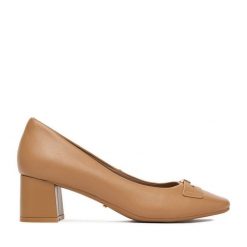 Czółenka MEXX. Brązowe czółenka Mexx, bez wzorów, bez obcasa, bez zapięcia. Za 369.99 zł.