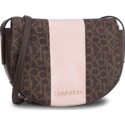 Torebka CALVIN KLEIN - Mono Block Saddle Ba K60K604688 901. Listonoszki marki Calvin Klein Jeans. Za 449.00 zł.