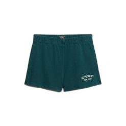 Szorty z motywem sportowym essentials dla kobiet Superdry. Zielone szorty Superdry, bez wzorów. Za 136.55 zł.