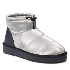 Śniegowce Jenny Fairy. Szare botki Jenny Fairy, bez wzorów, bez obcasa, na płaskiej podeszwie, bez zapięcia. Za 139.99 zł.
