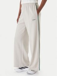 Adidas Spodnie dresowe Seasonal Essentials Colourpop JZ0192 Beżowy Regular Fit. Brązowe spodnie dresowe adidas, bez wzorów, z bawełny. Za 239.99 zł.