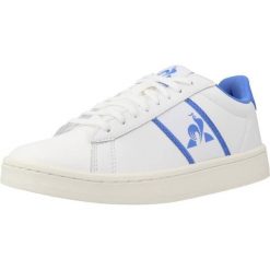 Buty LE COQ SPORTIF CLASSIC SOFT W Biały. Białe buty trekkingowe Le Coq Sportif, bez wzorów, ze skóry, bez zapięcia, trekkingowe. Za 226.99 zł.