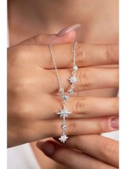 Lodie Silver Srebrny naszyjnik z elementem ozdobnym rozmiar: onesize. Szare naszyjniki Lodie Silver, z materiału, z cyrkonią, srebrne. Za 130.81 zł.