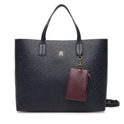 Torebka Tommy Hilfiger. Niebieskie torebki klasyczne Tommy Hilfiger, bez wzorów, klasyczne, bez dodatków. Za 749.99 zł.