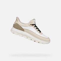 Buty sportowe damskie Geox Spherica Plus. Białe buty treningowe Geox, bez wzorów, z materiału, bez zapięcia, trekkingowe. Za 446.50 zł.