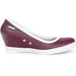 Półbuty na koturnie - skóra naturalna - model 024 - kolor bordowy (38). Czerwone półbuty wsuwane Zapato, bez wzorów, z dresówki, eleganckie, bez obcasa, na koturnie. Za 319.00 zł.
