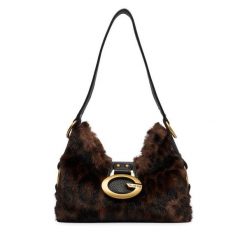Torebka Guess. Brązowe torebki klasyczne Guess, z aplikacjami, klasyczne, bez dodatków. Za 584.99 zł.