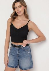 Czarny Top z Wiskozą Ozdobiony Koronką Fadeora. Czarne topy Born2be, m, bez wzorów, z koronki, klasyczne, bez kołnierzyka, bez ramiączek. W wyprzedaży za 38.24 zł.