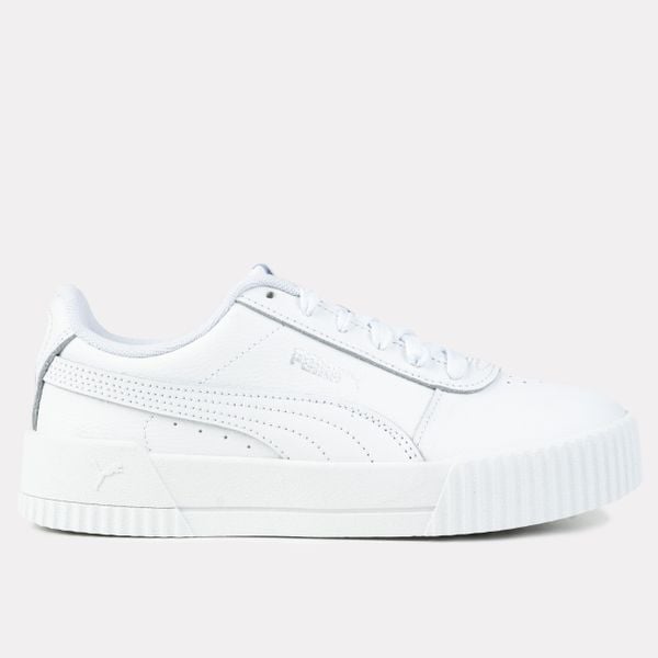 Buty damskie sportowe trampki Puma CARINA. Białe buty sportowe lifestyle Puma, bez wzorów, sportowe, bez zapięcia. W wyprzedaży za 209.00 zł.