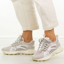 Białe skórzane sneakersy damskie Vinceza 66744. Białe buty sportowe lifestyle VINCEZA, na jesień, bez wzorów, z jeansu, eleganckie, z okrągłym noskiem, bez zapięcia. Za 299.00 zł.