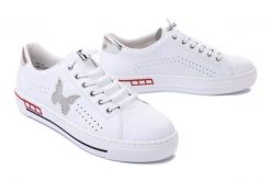 RIEKER L8857-80 white, półbuty damskie. Białe półbuty wsuwane Rieker, na lato, bez wzorów, bez obcasa. Za 254.93 zł.