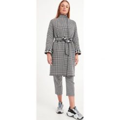 PŁASZCZ EMPORIO ARMANI. Płaszcze Emporio Armani, bez wzorów, bez kaptura. W wyprzedaży za 2,224.50 zł.