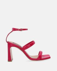 LAKIEROWANE SANDAŁY NA OBCASIE TESSA6 FIN FUXIA. Sandały Venezia, bez wzorów, z lakierowanej skóry, bez obcasa, na obcasie, bez zapięcia. Za 639.00 zł.