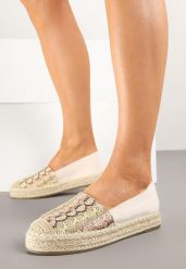 Ciemnobeżowe Espadryle Ozdobione Plecionką i Geometrycznym Motywem Sdivoria. Brązowe espadryle Renee, bez wzorów, z jeansu, eleganckie, bez obcasa, na płaskiej podeszwie. W wyprzedaży za 67.99 zł.