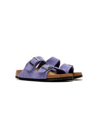 Damskie sandały zamsz ARIZONA. Fioletowe sandały Birkenstock, bez wzorów, z zamszu, bez obcasa, bez zapięcia. Za 531.00 zł.