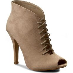 Szpilki JENNY FAIRY - W16SS267-2 Beżowy. Botki marki Kazar. W wyprzedaży za 79.99 zł.