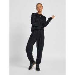Damska krótka bluza Hummel mt Kalu. Czarne bluzy Hummel, s, bez wzorów, bez kaptura, na fitness i siłownię. Za 229.00 zł.