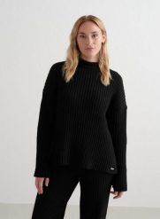 Damski sweter prążkowany, luźny, z okrągłym dekoltem, boczne rozcięcie czarny. Czarne swetry AIM'N, m, bez wzorów, z dzianiny, biznesowe, bez ramiączek. Za 339.00 zł.