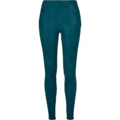 Damskie spodnie ze spranej skóry Urban Classics GT. Czerwone spodnie sportowe Urban Classics, bez wzorów, ze skóry, długie. Za 237.00 zł.