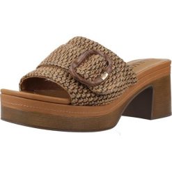 Sandały CARMELA 163158CA Brązowy. Brązowe sandały Carmela, bez wzorów, z syntetyku, sportowe, bez obcasa, bez zapięcia. Za 281.99 zł.