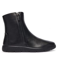 Botki ECCO. Czarne botki ECCO, bez wzorów, bez obcasa, na płaskiej podeszwie, bez zapięcia. Za 619.99 zł.