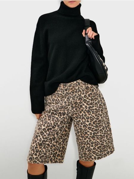 Golf basic - czarny. Czarne swetry Sinsay, l, bez wzorów, bez ramiączek. Za 49.99 zł.