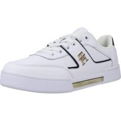 Tenisówki Tommy Hilfiger Model Th Prep Court Kolor Biały. Białe trampki Tommy Hilfiger, bez wzorów, ze skóry, bez zapięcia. W wyprzedaży za 460.35 zł.