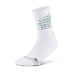Krótkie skarpety kompresyjne Paris Vibes 80's damskie CEP. Białe skarpetki CEP, bez wzorów. Za 74.00 zł.