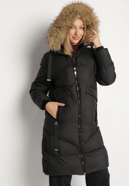 Czarna Pikowana Kurtka z Kapturem z Futrem i Ozdobnymi Taśmami Lendria. Czarne kurtki Born2be, l, bez wzorów, z jeansu, z kapturem. Za 199.99 zł.